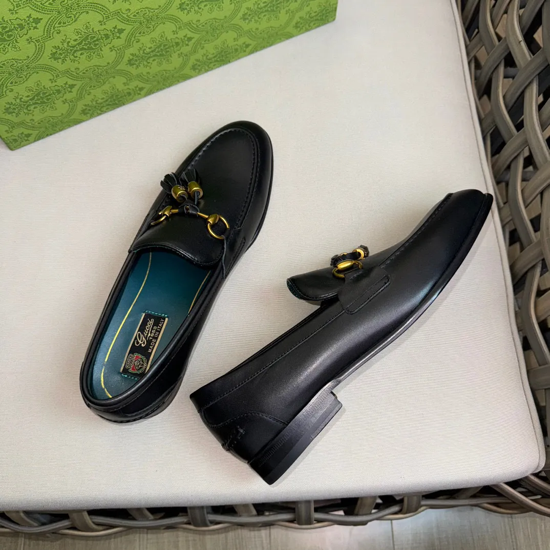 Men's shoes 💰900 Gucci ~ High-end genuine leather outsole men's casual leather shoes | The upper is made of imported original first-layer cowhide material | Classic horsebit decoration | Leather handmade tassel embellishment | Low-key luxury temperament | Comfortable foot feel | Imported genuine leather outsole | First-layer cowhide inner cowhide pad | Fine details Size: 39-44 (customized at 45.46)